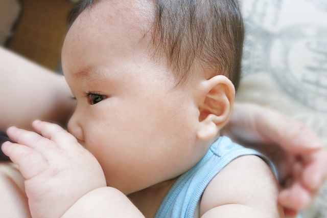 母親が食中毒 母乳飲ませたら赤ちゃんにうつる？具体的な予防と対策