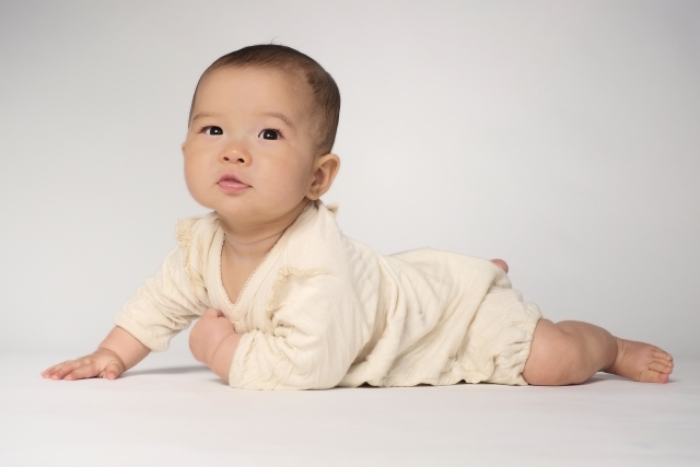 赤ちゃん水着の選び方のポイントとサイズ ラッシュガードは必要？