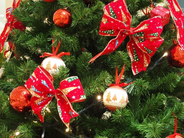 クリスマスツリー家庭の飾り付け時期と飾り方のポイント 後片づけ時期は？