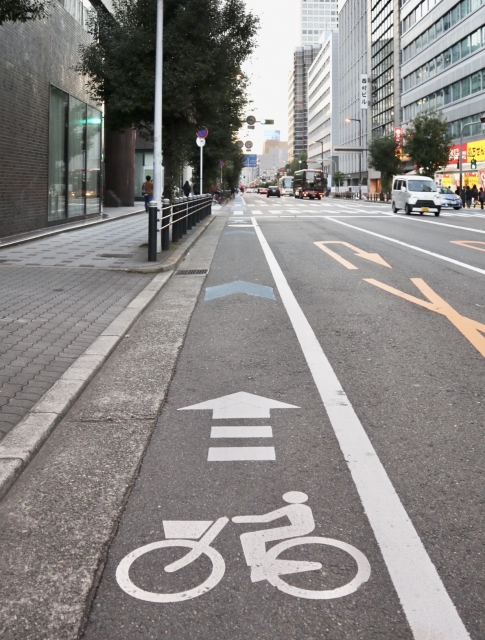 歩車分離式信号で自転車は車と歩行者どちらの信号に従ったらいいの？